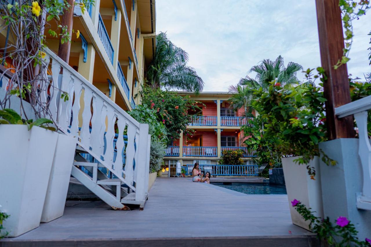 Hotel Casona De La Isla ฟลอเรส ภายนอก รูปภาพ