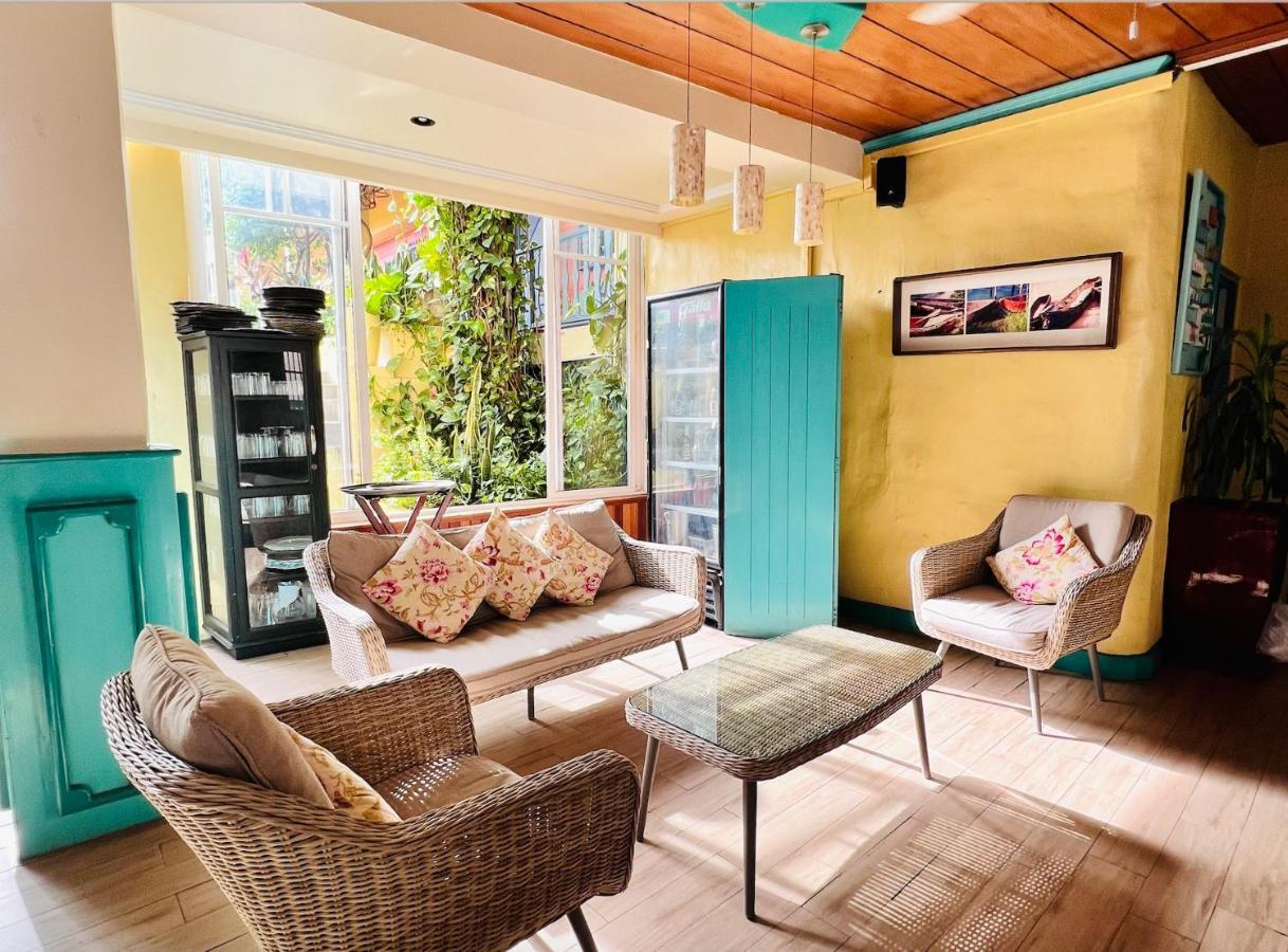 Hotel Casona De La Isla ฟลอเรส ภายนอก รูปภาพ