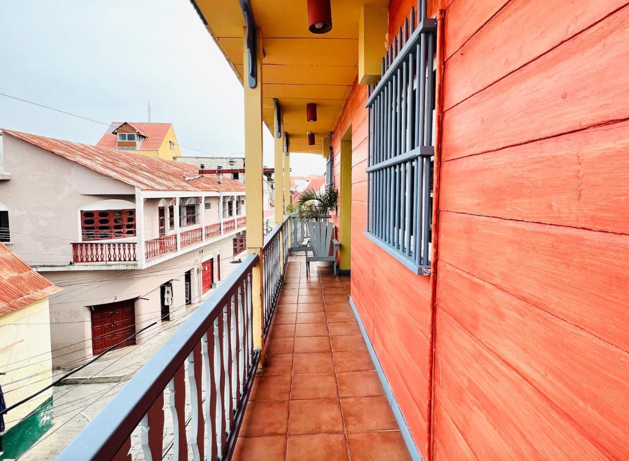 Hotel Casona De La Isla ฟลอเรส ภายนอก รูปภาพ