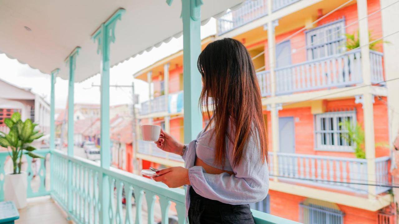 Hotel Casona De La Isla ฟลอเรส ภายนอก รูปภาพ