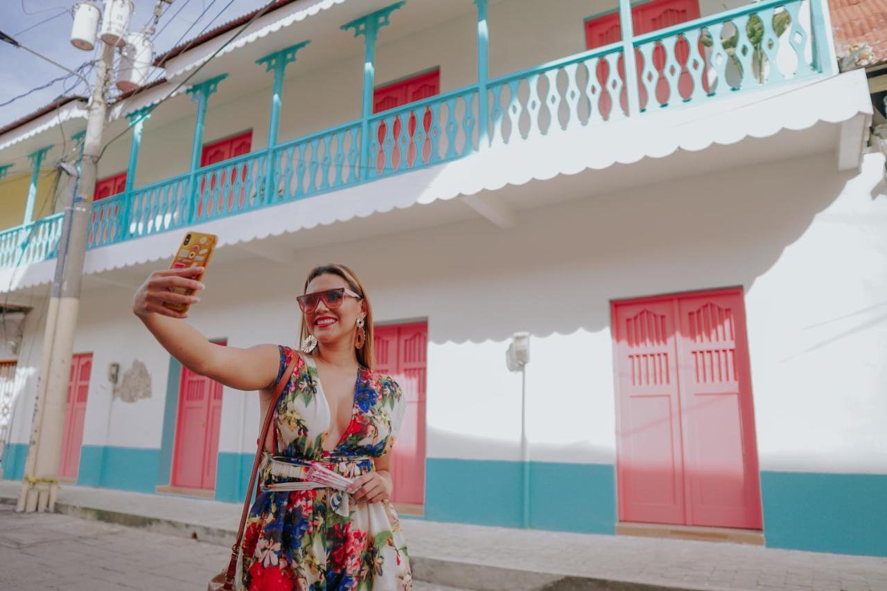 Hotel Casona De La Isla ฟลอเรส ภายนอก รูปภาพ
