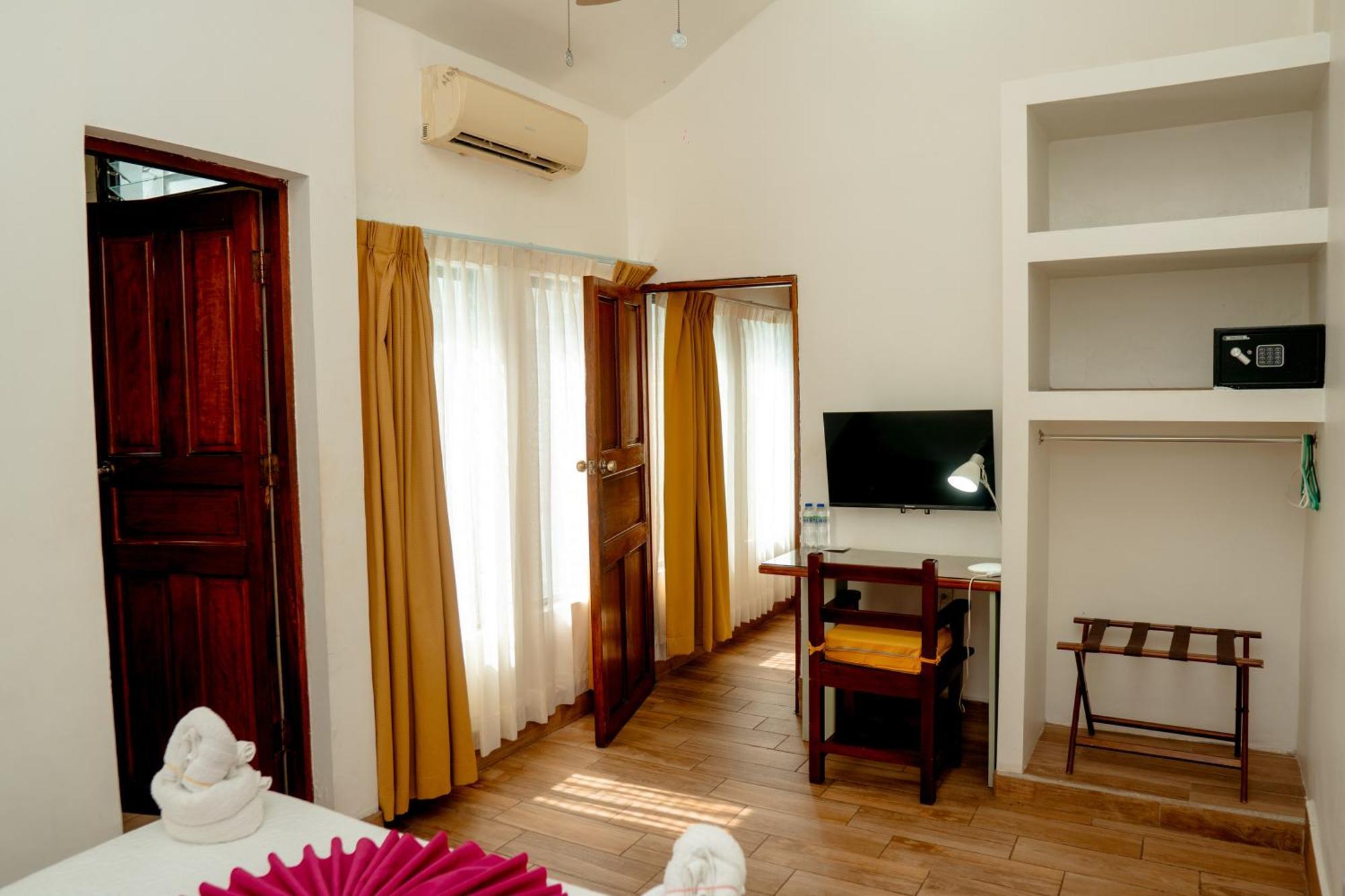 Hotel Casona De La Isla ฟลอเรส ภายนอก รูปภาพ