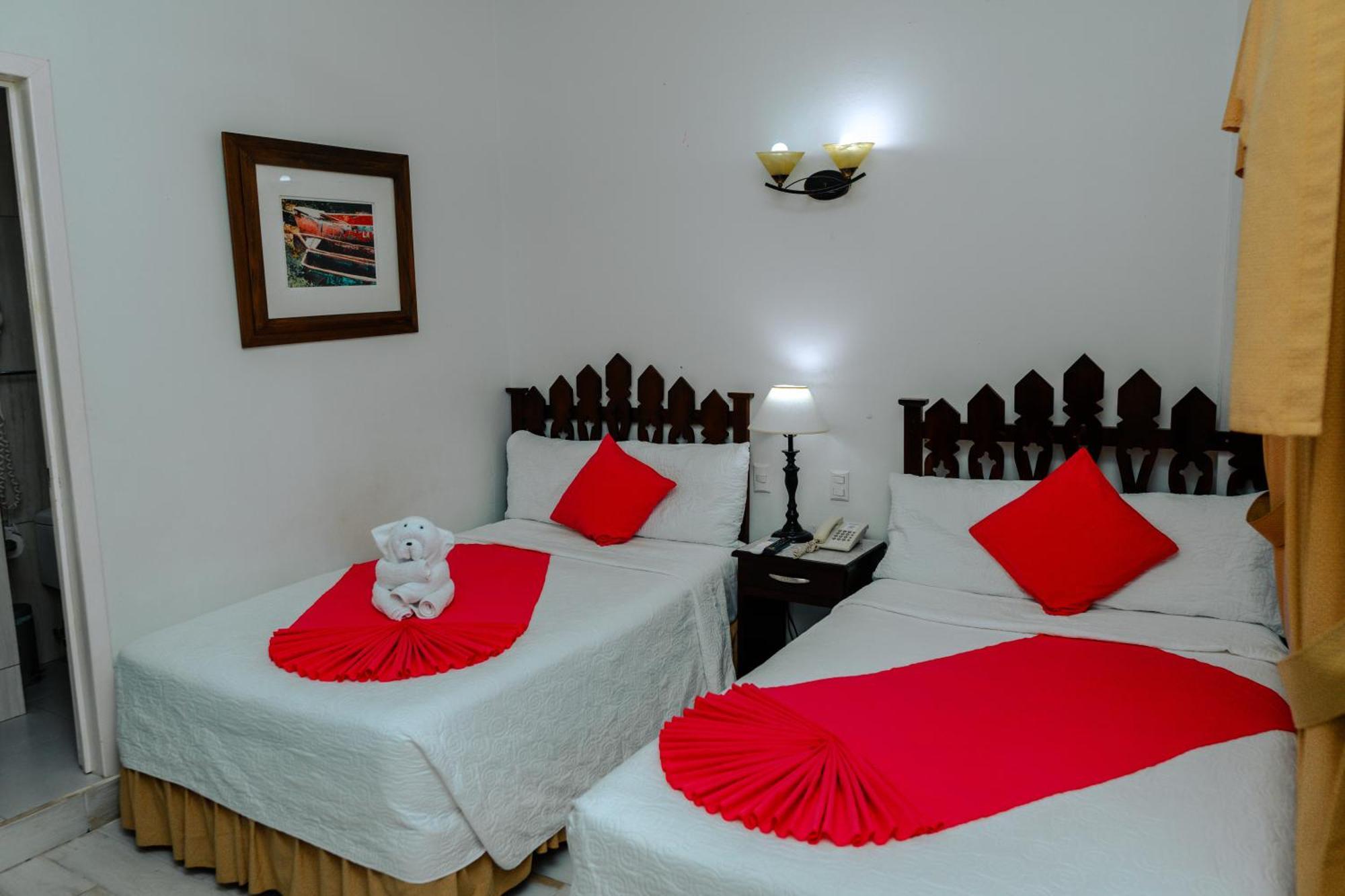Hotel Casona De La Isla ฟลอเรส ภายนอก รูปภาพ
